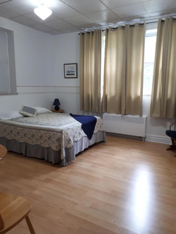 Mhotel Domaine L'Envolee- Maison Fleurie Victoriaville Ngoại thất bức ảnh