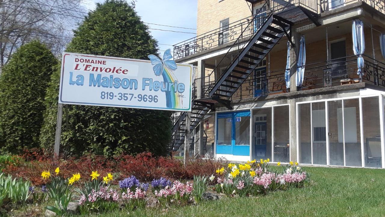 Mhotel Domaine L'Envolee- Maison Fleurie Victoriaville Ngoại thất bức ảnh